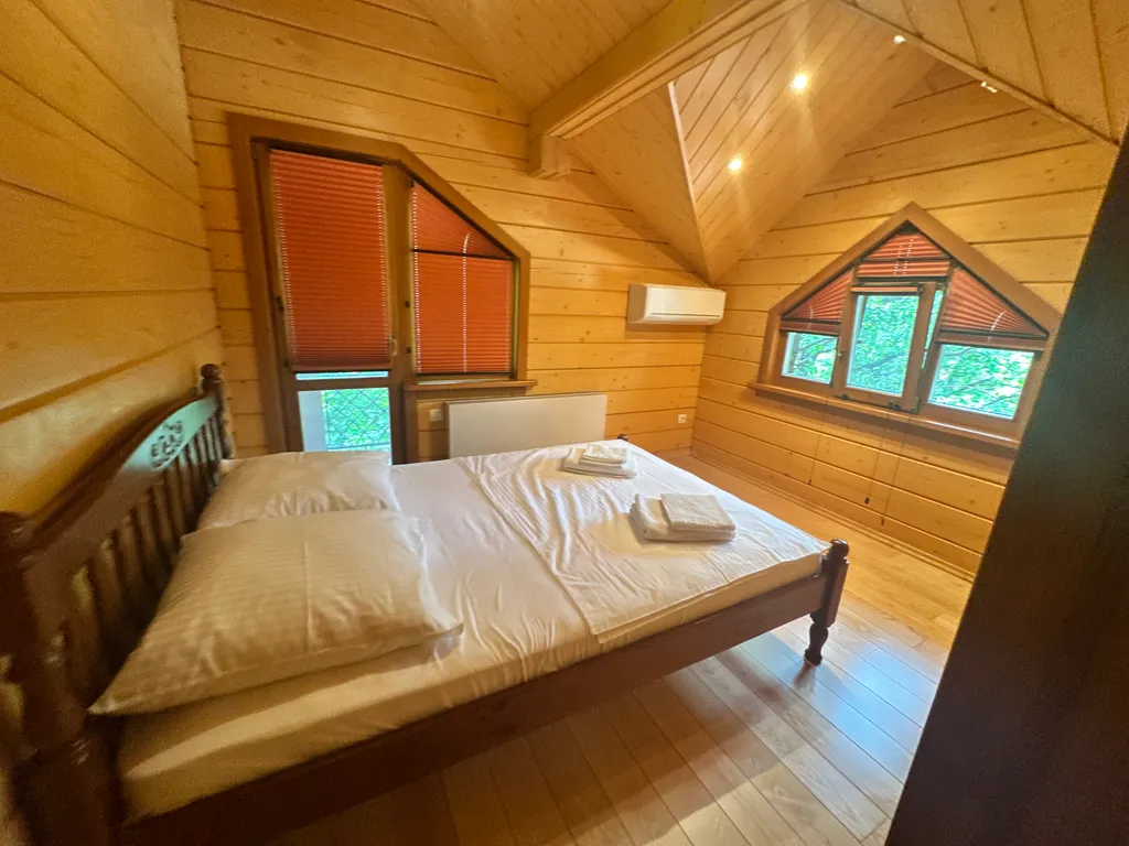 Деревянный дом с приватной территорией