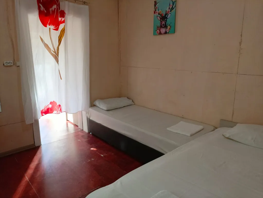 Квартира Бюджетный двухместный номер с 2 раздельными кроватями и своим туалетом — Бжид