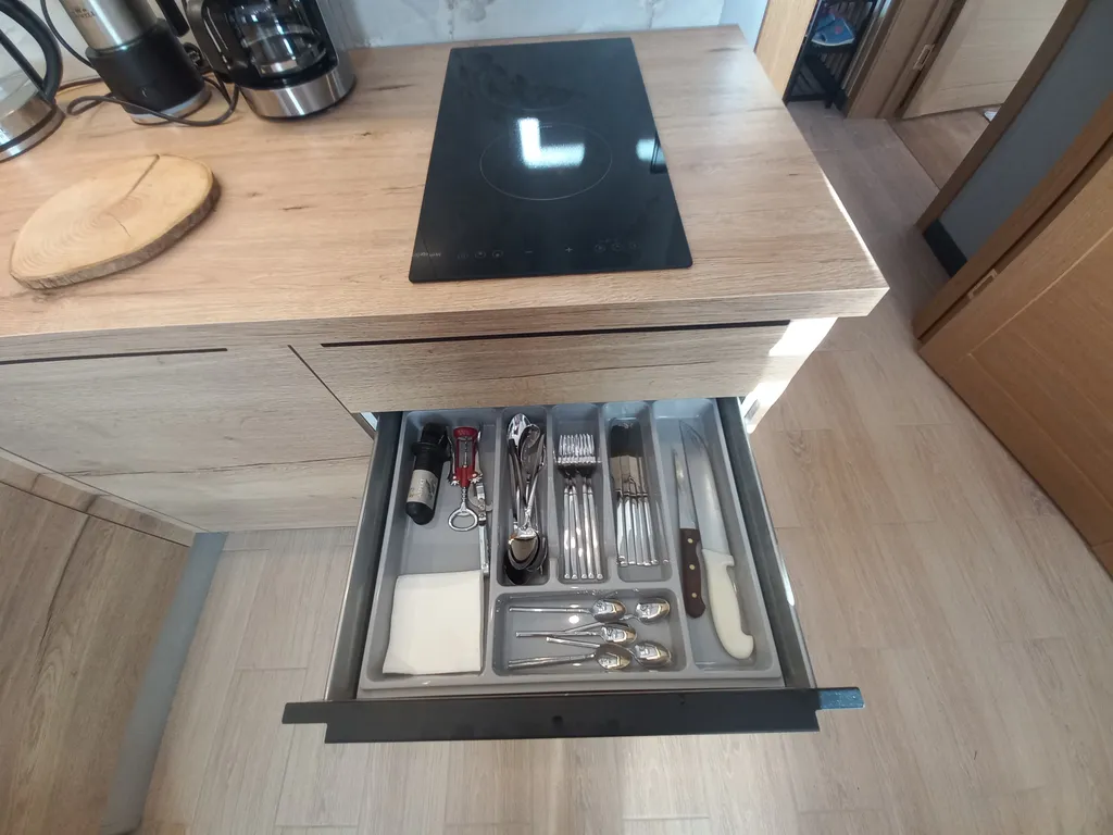 Уютная квартира с новым ремонтом в центре поселка