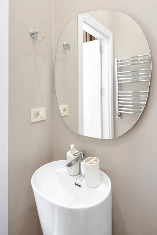 Современная квартира с двумя спальнями и новым ремонтом в центре