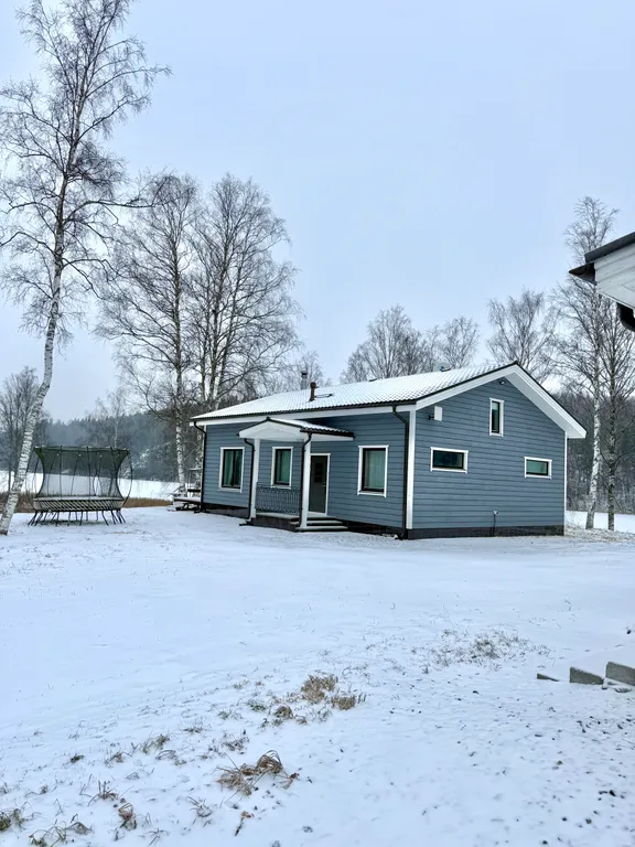 Коттедж Домик с озером — аренда посуточно в Выборг