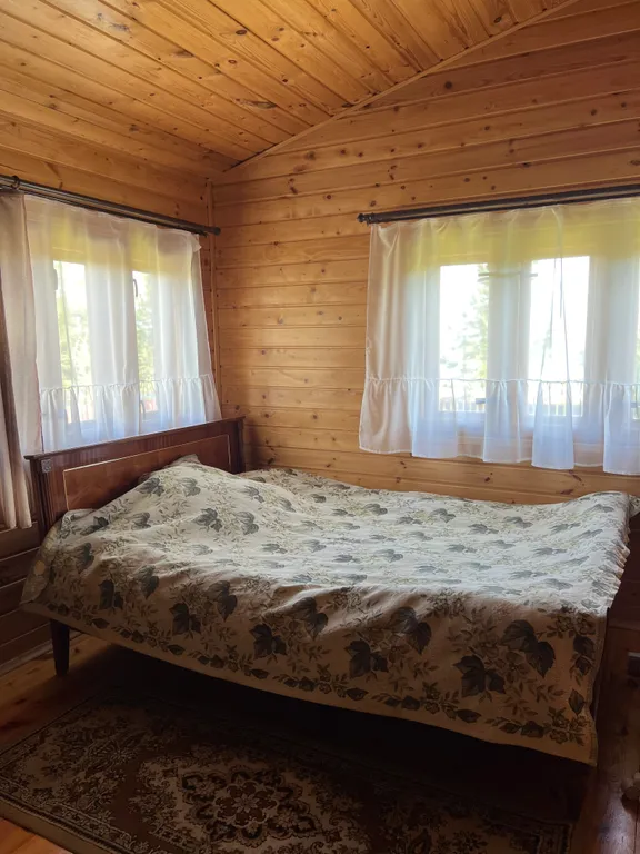 Русский дом с баней на берегу озера