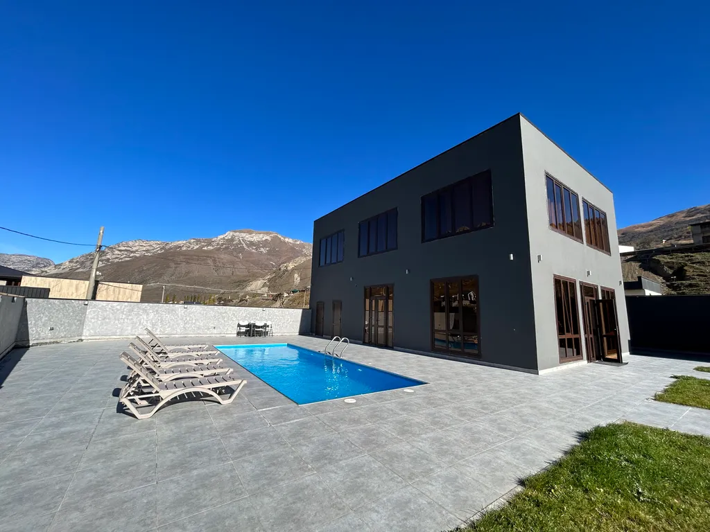 Коттедж Дом в горах с теплым бассейном — аренда посуточно в Верхний Фиагдон