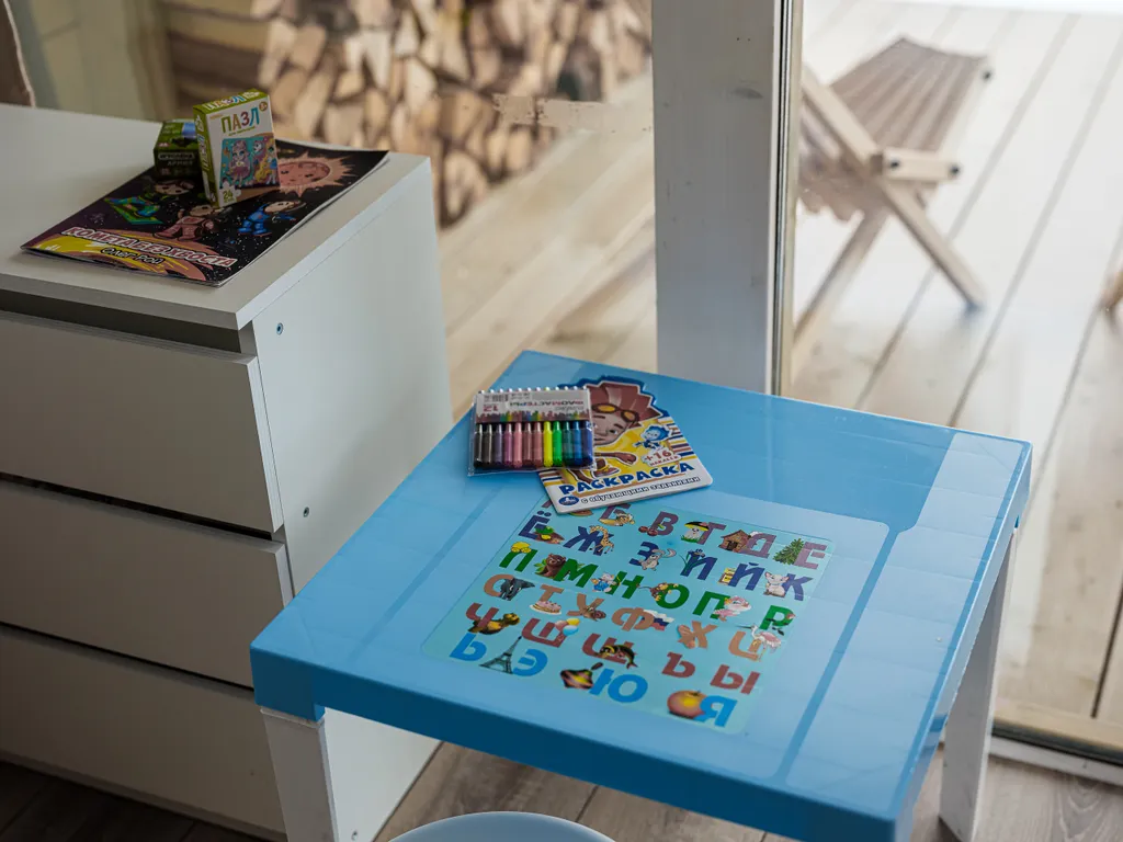 Уютный семейный дом с камином