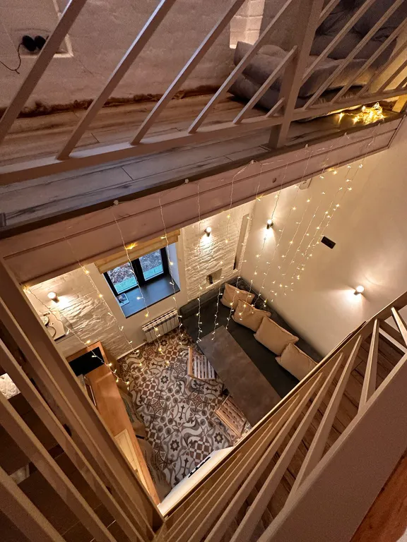 Уютные трехуровневые апартаменты в стиле Лофт в центре города Уровни