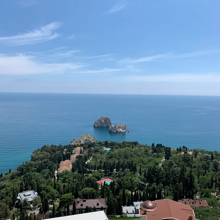 Апартамент в элитном ЖК с прямым панорамным видом на море и бассейном