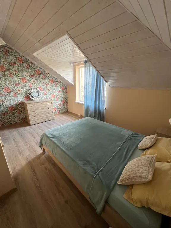 Загородный дом на берегу реки