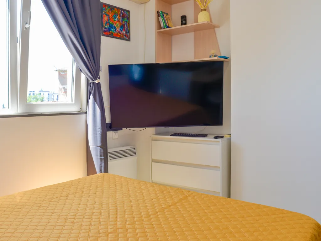 Отличная студия с панорамным видом на море