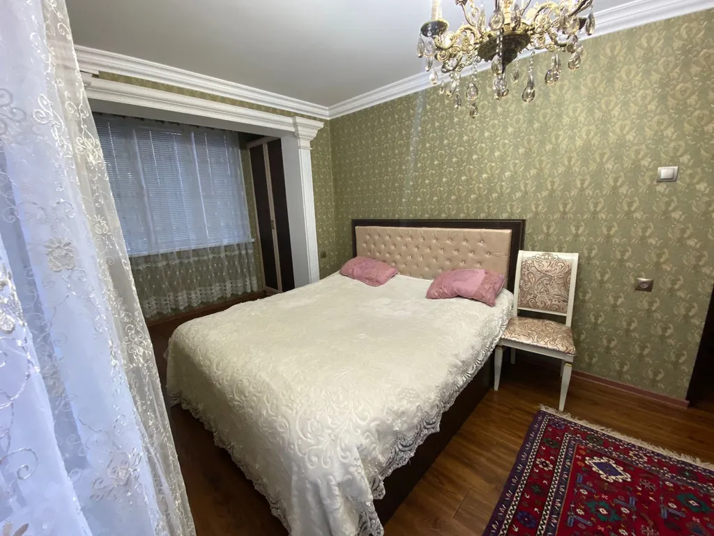 Уютная квартира в центре города с видом на горы