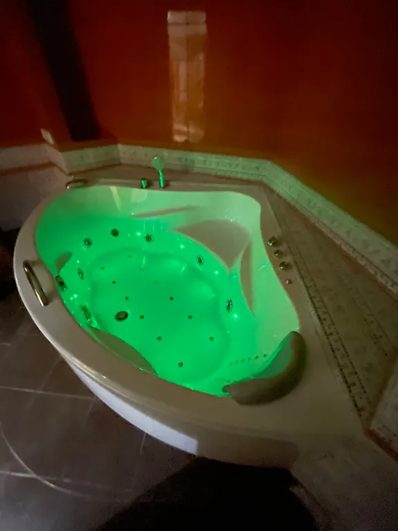 Шикарная квартира с джакузи и сауной