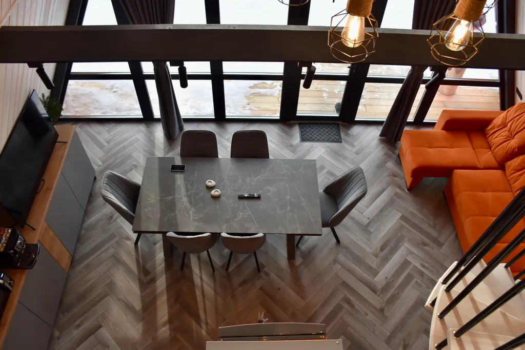 Уютное шале с дизайнерским интерьером