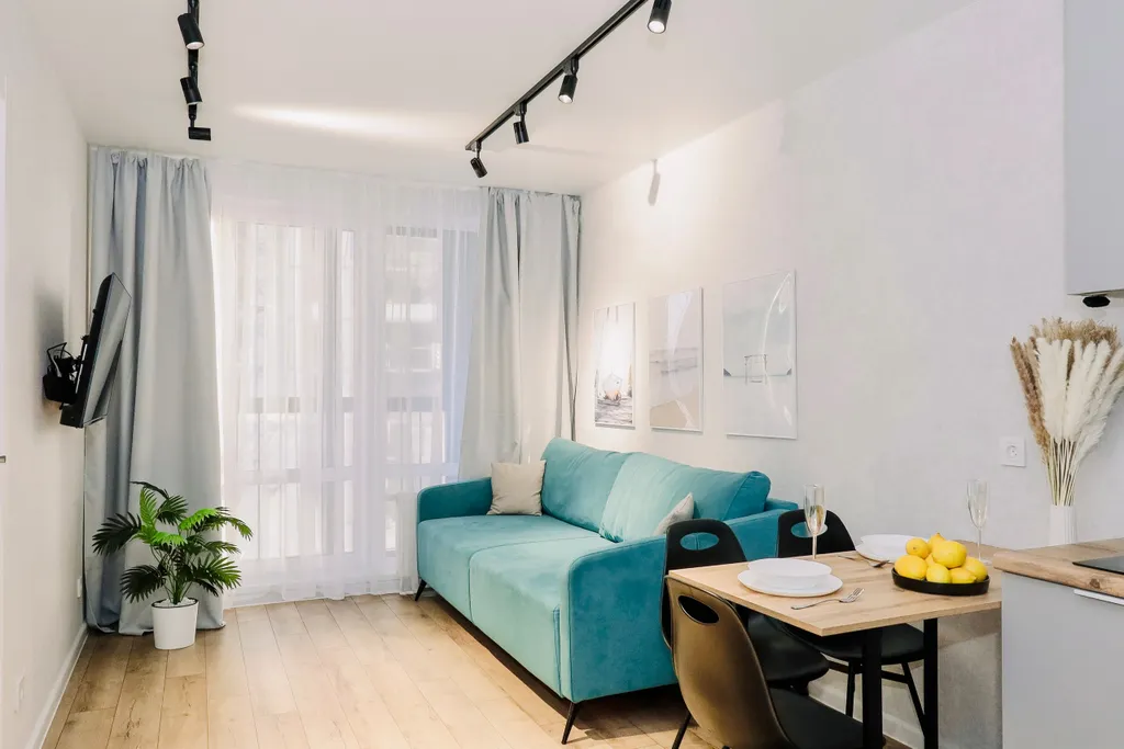 Дизaйнepcкая квартиpа пpемиум-клаccа c бaлкoном