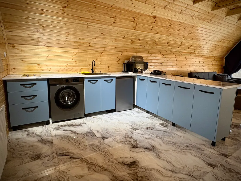 Шале Кедари