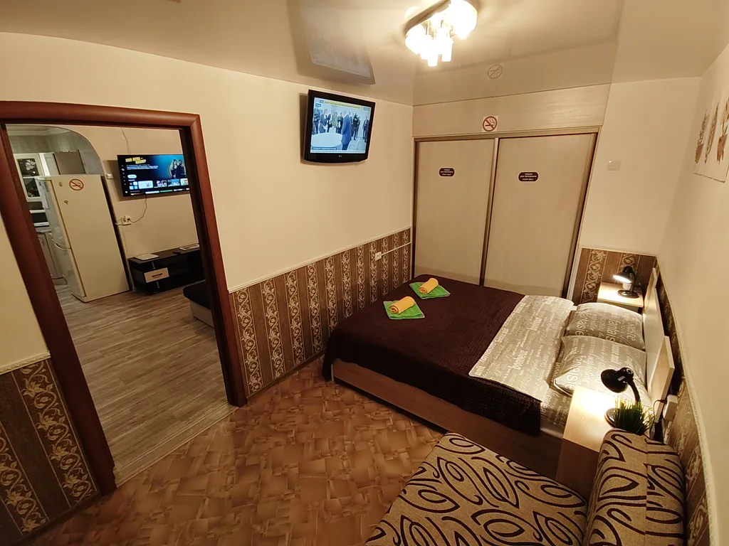 Студийного плана двухкомнатная квартира с шикарным видом на площадь Пять Углов