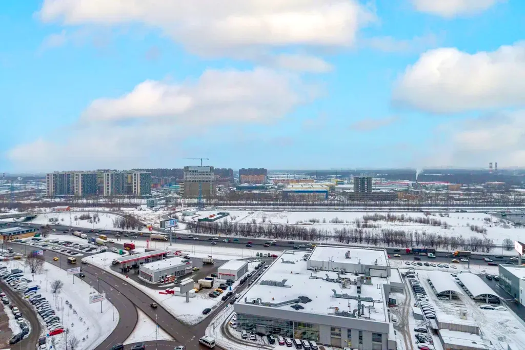 Шикарная 2-комнатная квартира с раздельными комнатами и балконом