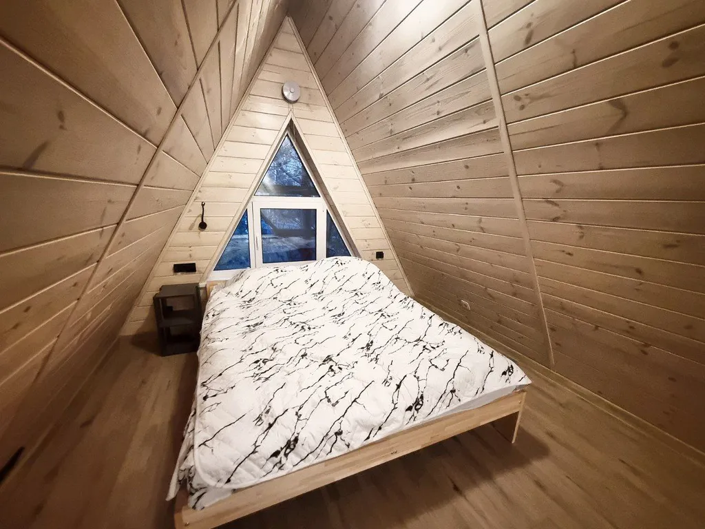 Уютный 3-к А-фрейм у реки с большой террасой и купелью