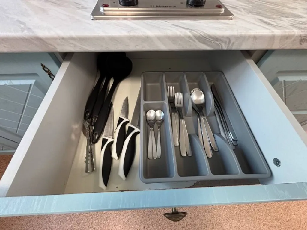 Уютная студия с личной бесплатной парковкой, рядом с гребным каналом