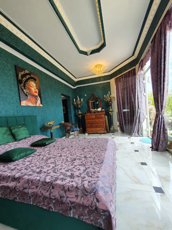 Студия с бассейном - вид на море