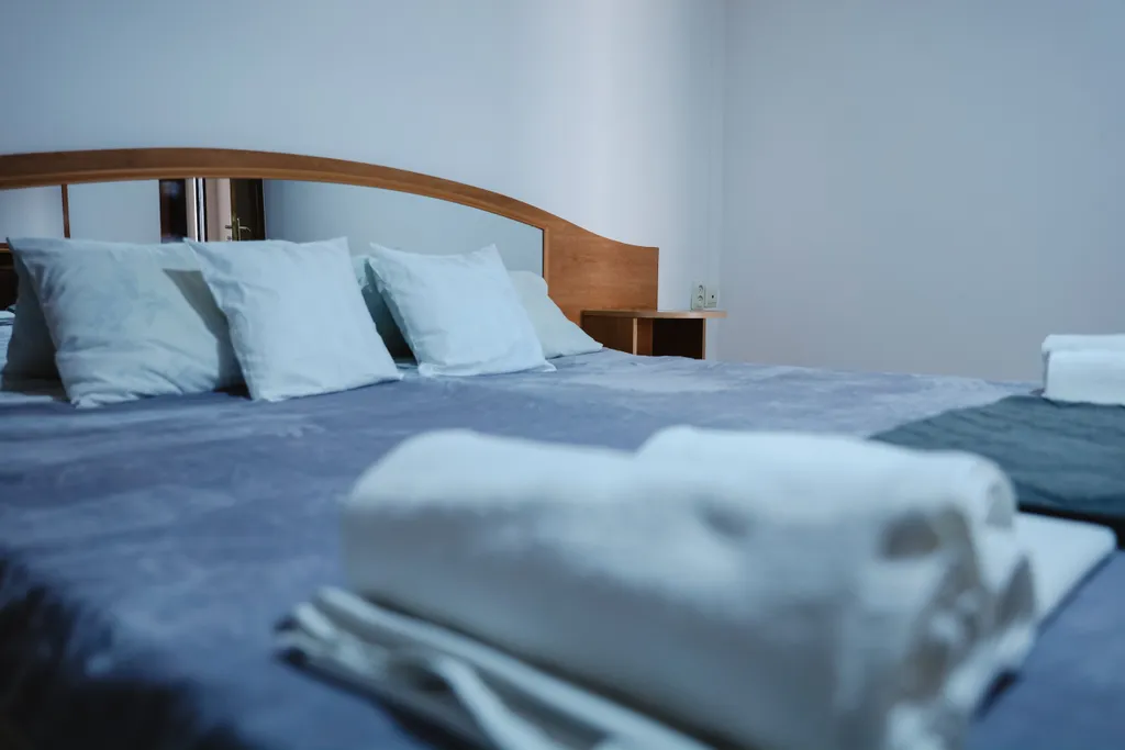 Двухместный номер с 2 отдельными кроватями эконом и общим санузлом