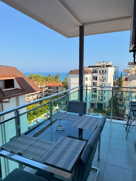 Sea View 2BD Flat 100m to the Beach
