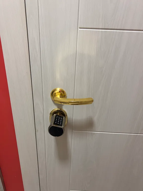 В центре, левый берег, рядом возле Хан Шатыр, кардиология, ННЦМД