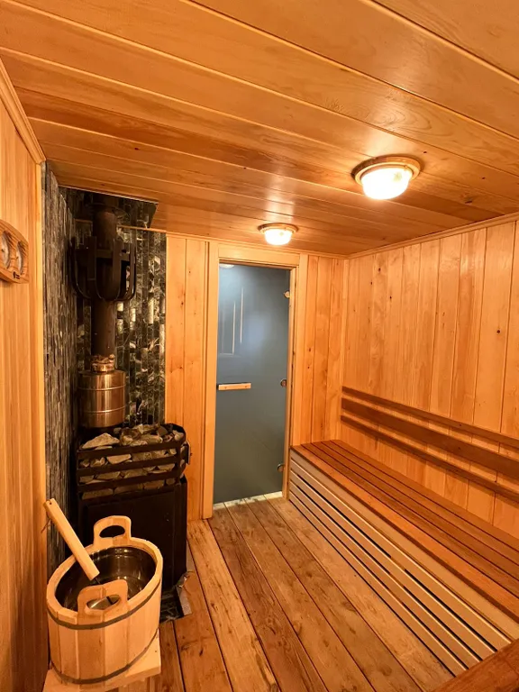 Шале с панорамными окнами и видом на горы