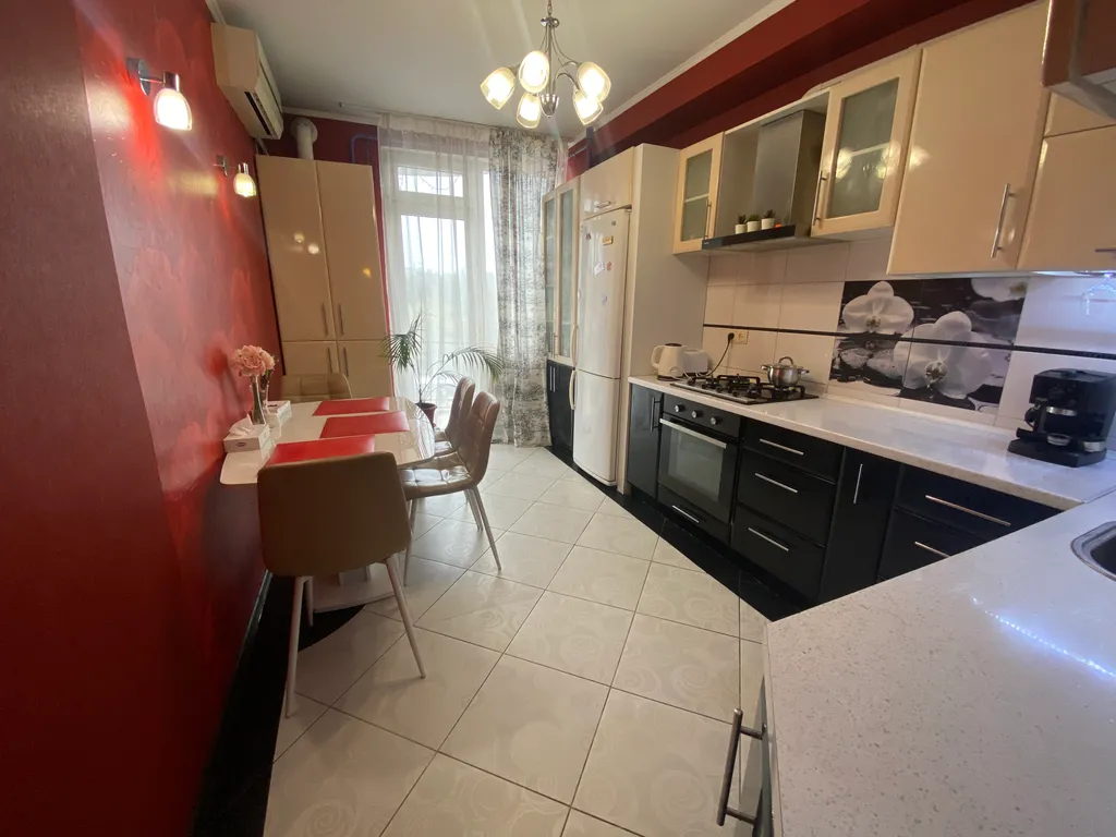 Квартира Просторная 2-х комнатная квартира (центр) — Севастополь