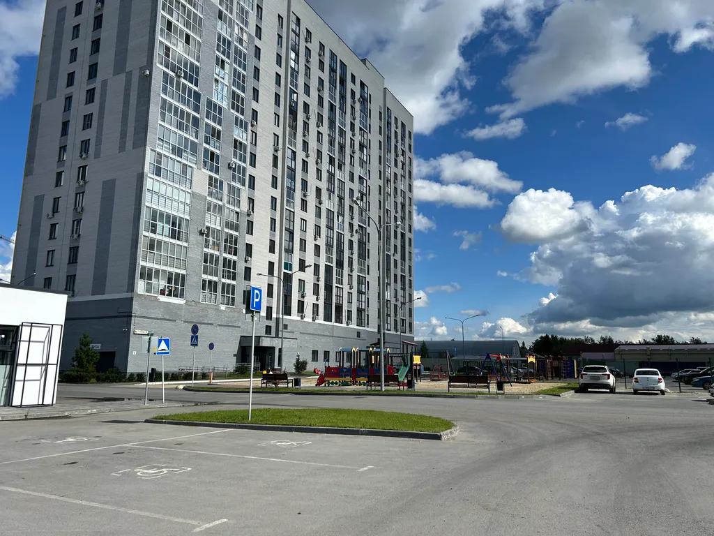 Квартира Уютная квартира в новом доме с панорамным видом на город — Тюмень
