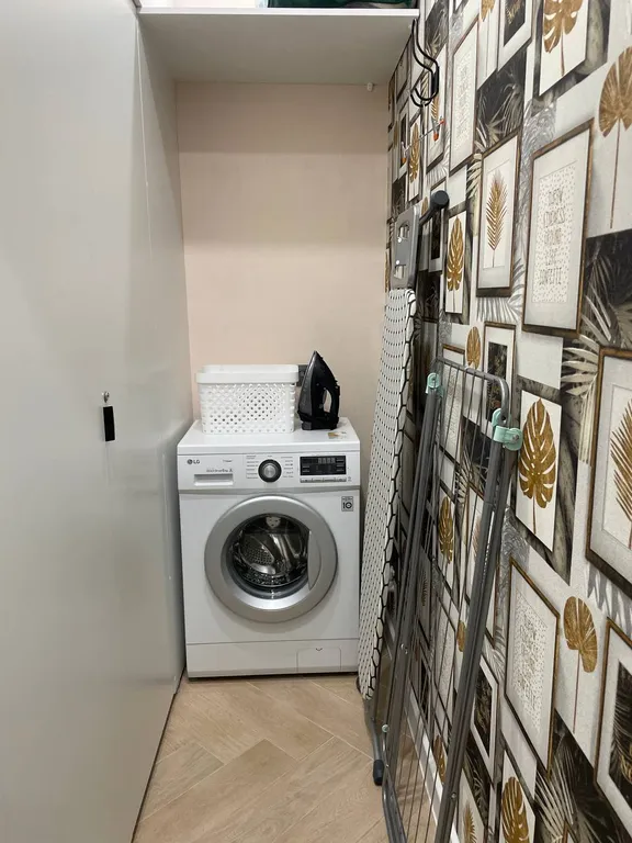 Солнечная стильная евродвушка в новом доме недалеко от центра города