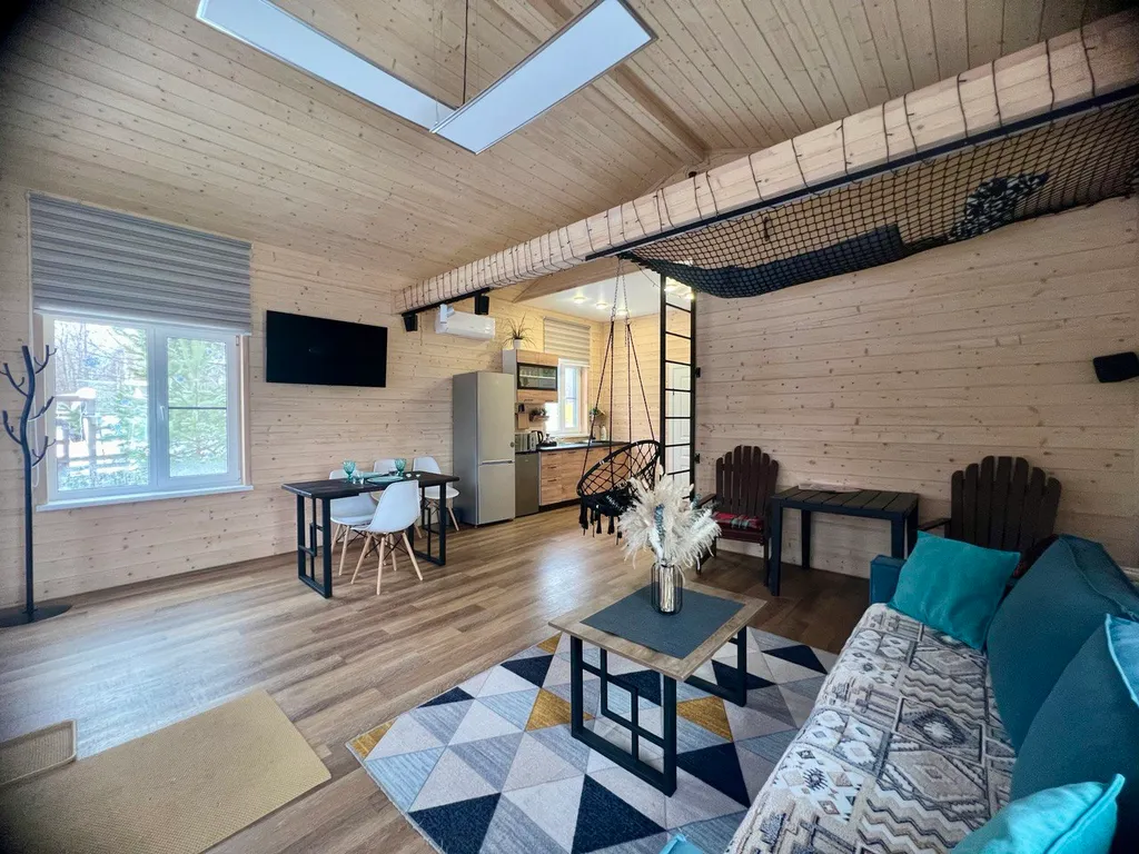 Стильный барн в соснах