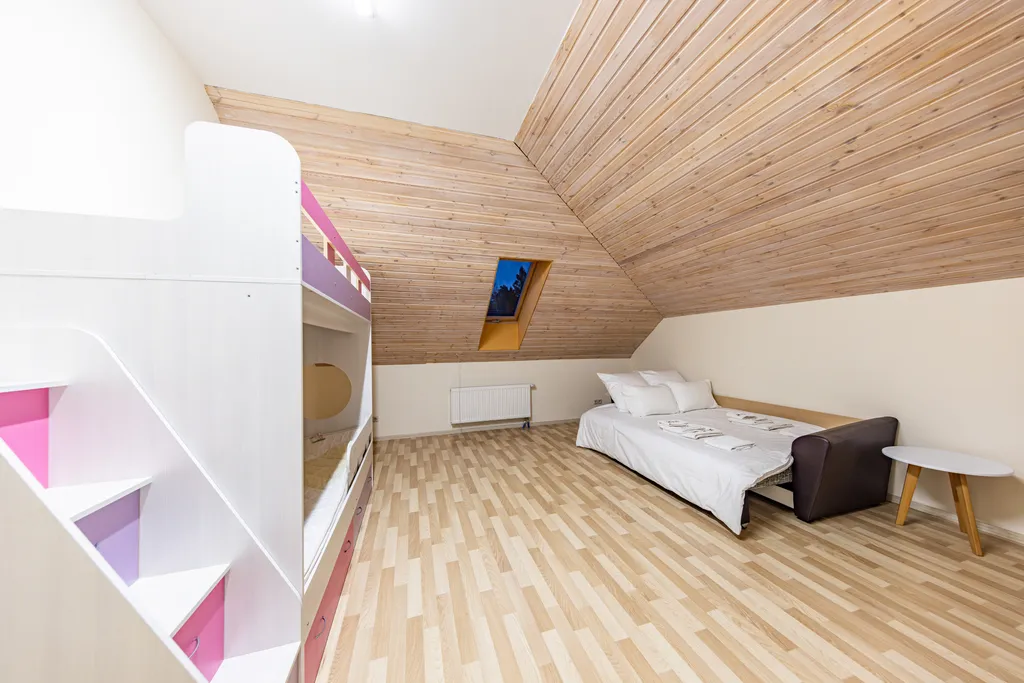 Просторный коттедж с бильярдом и сауной