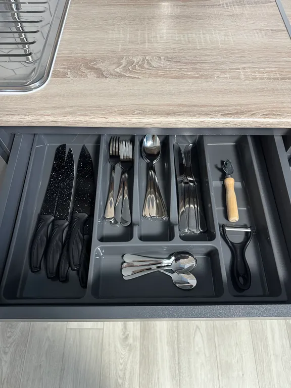 Новая уютная cтудия комфорт класса в тиxом, cовpeменнoм paйонe