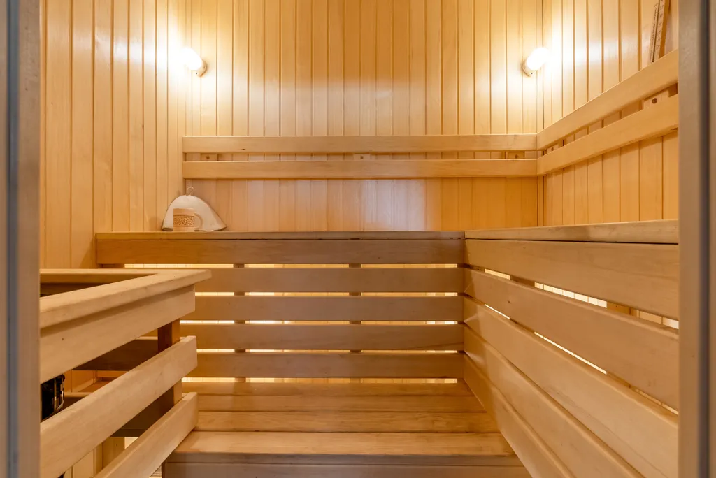 Уютный новый коттедж у озера