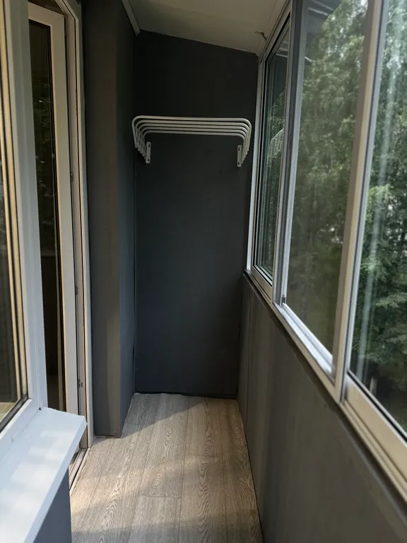 Двухкомнатная квартира с новым ремонтом, рядом с въездом в город