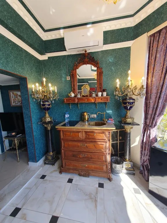 Студия с бассейном - вид на море