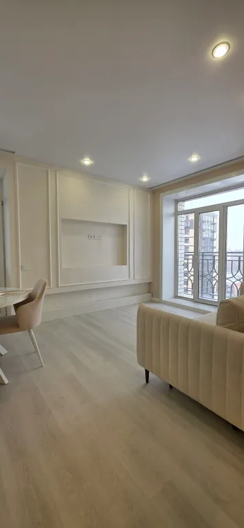 Новая, красивая, солнечная квартира с дизайнерским ремонтом.