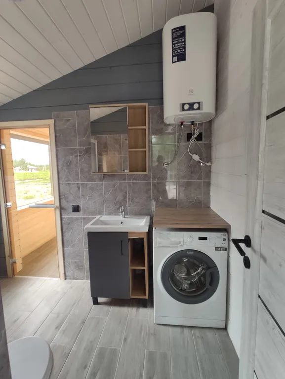 Панорамный коттедж с сауной у леcа