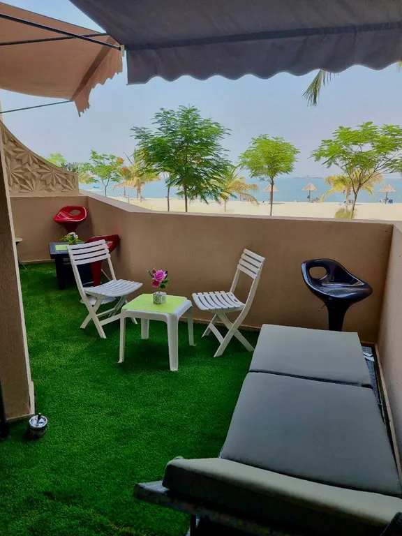 Апартаменты с частным пляжем и видом на море на острове Марджан