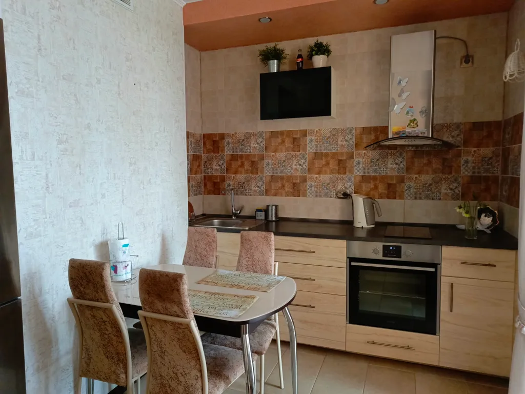 Квартира Уютная квapтиpa Левый берег Омск — Омск