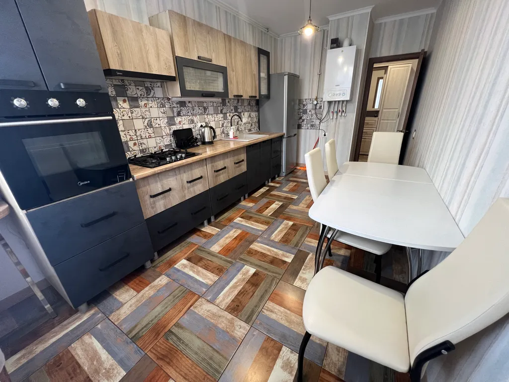 Уютная, просторная двухкомнатная квартира возле ЖД вокзала