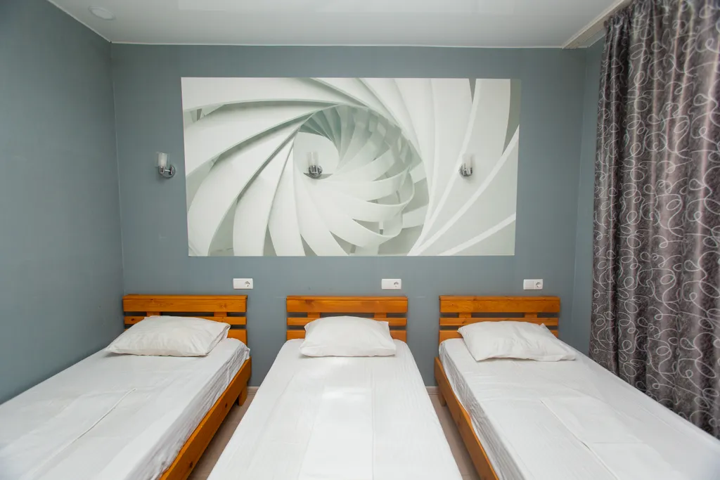 Уютный трёхместный номер: комфорт и удобство для вашей дружной компании