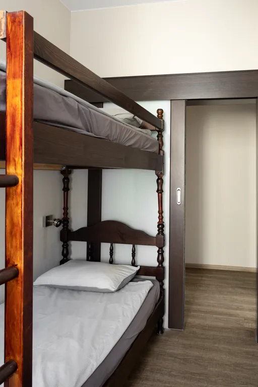 Семейный номер в отеле с мини-кухней