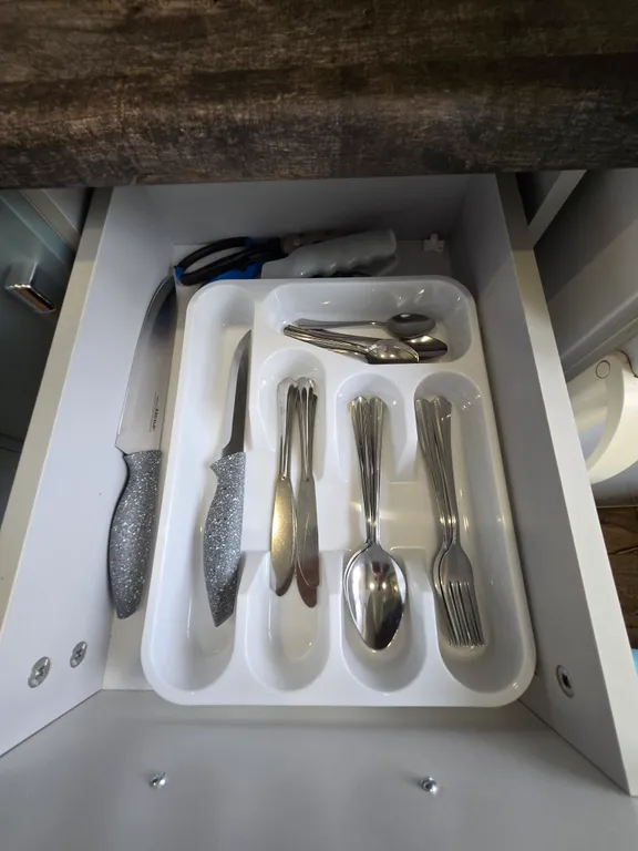 Центрее не бывает! Сразу за памятником ленина в стиле есенинская русь