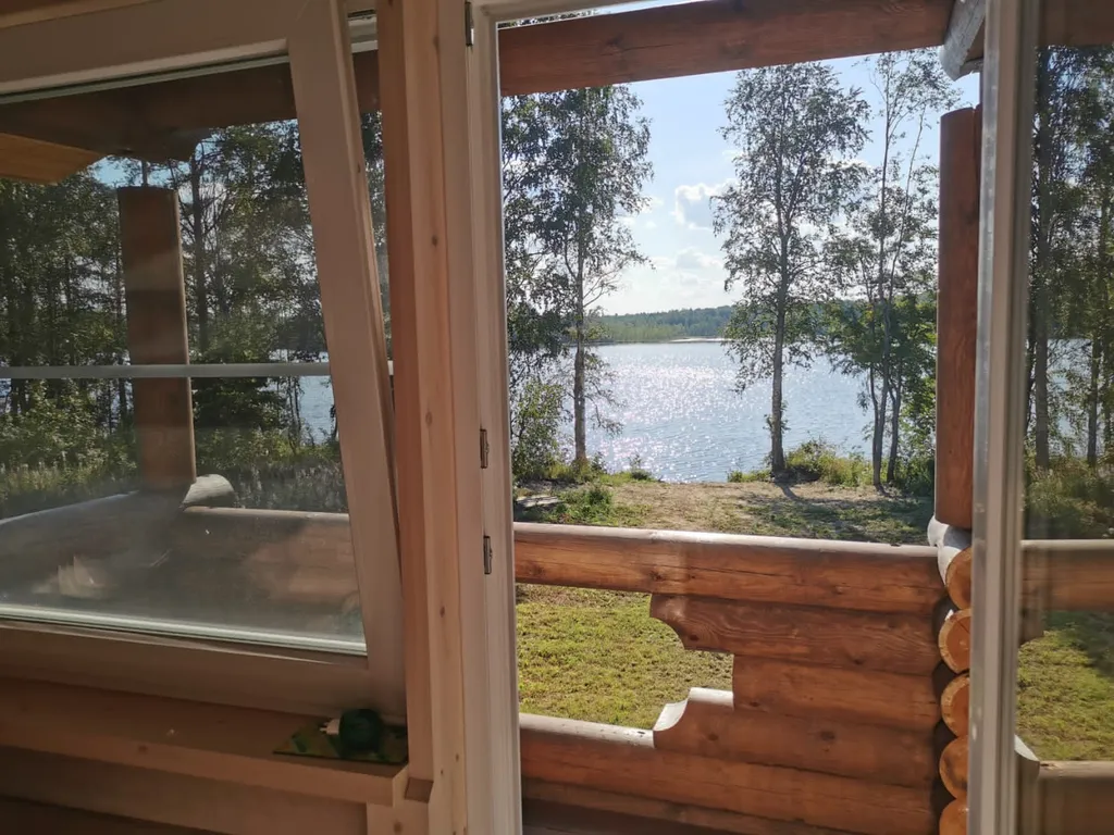 Дом на берегу озера