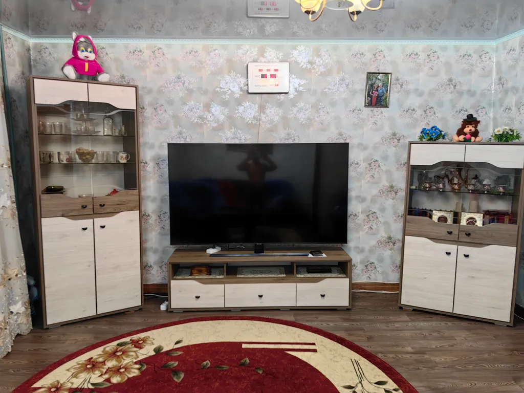 Четырёх комнатная квартира — аренда посуточно в Яровое