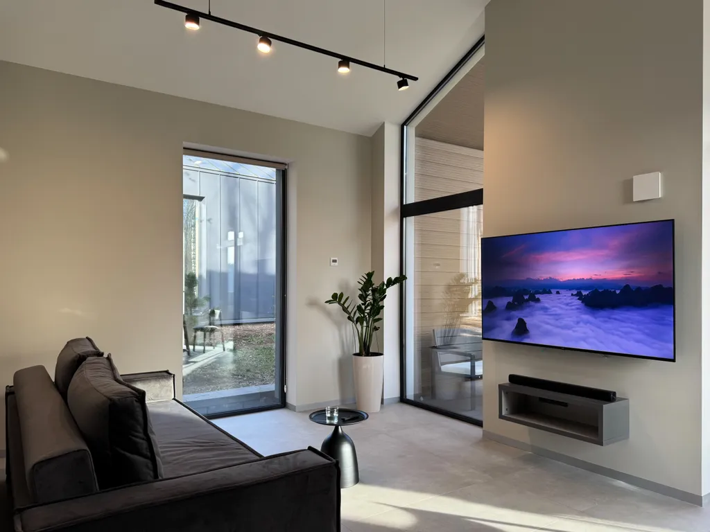 Коттедж Барнхаус премиум на берегу озера — Светлое