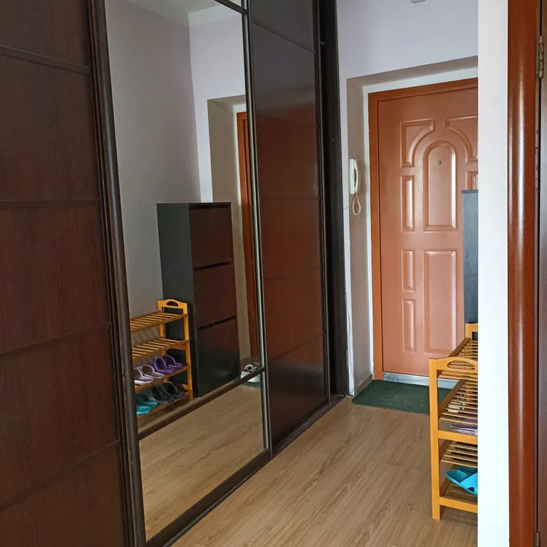 Просторная квартира для коллективов и большой семьи в центре