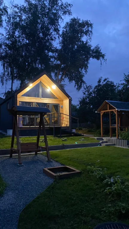 Домик у озера