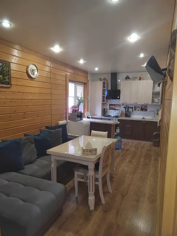 Коттедж Деревянный домик в лесной чаще рядом с морем — Геленджик