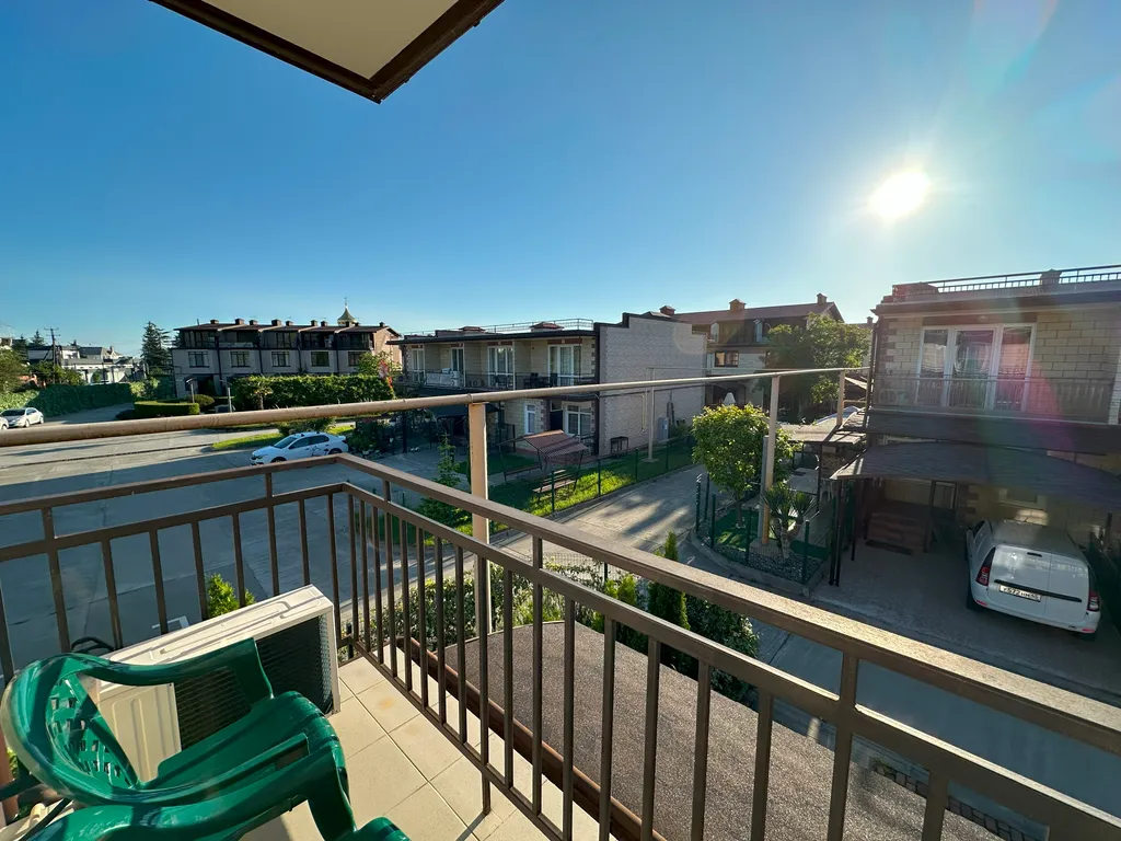 Дом с часами - двухэтажный таунхаус для отпуска у моря